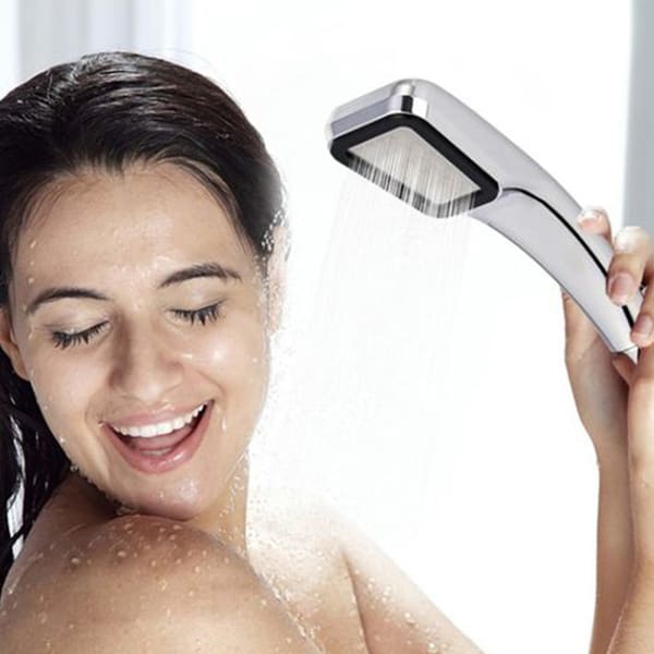 TurboShower, zuhanyzó erős vízsugárral és alacsony energiafogyasztással